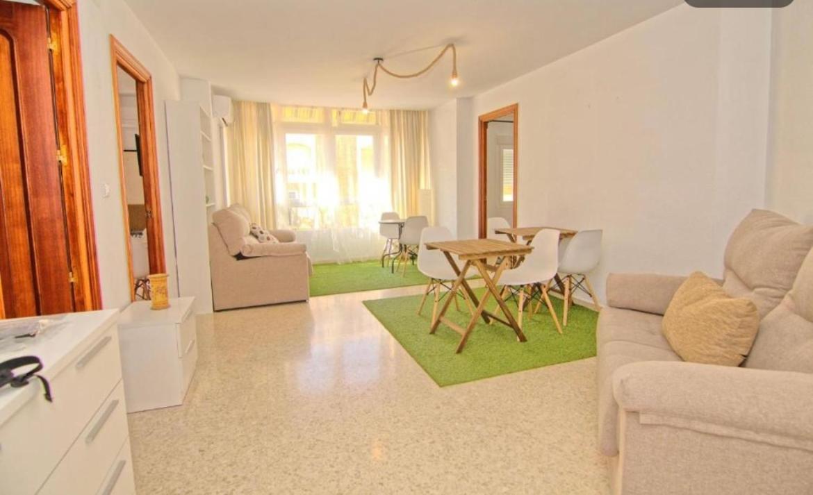 Guest House Mota Málaga Buitenkant foto